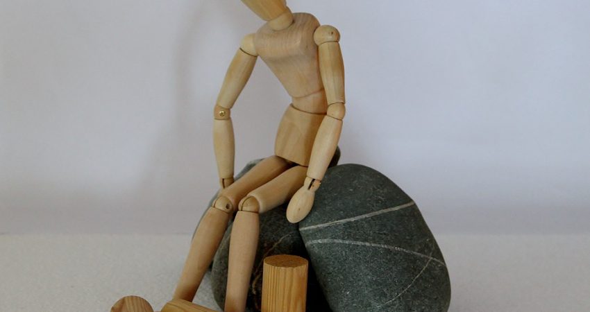 holzfigur-980802_960_720